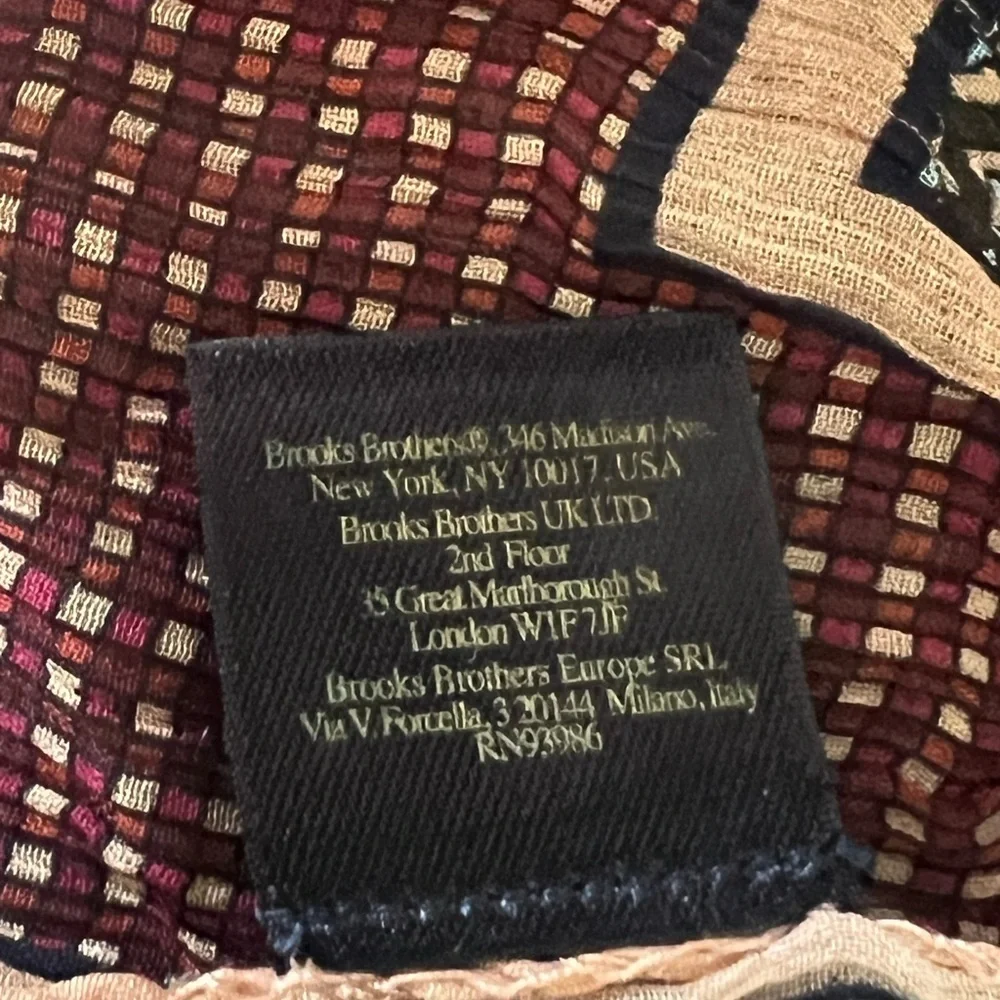 Brooks Brothers 100% silk scarf Made in Italy. 10” x 26”